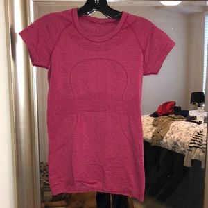 Swiftly tee Lululemon top